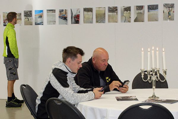 Byggfrukost-fotoutstallning