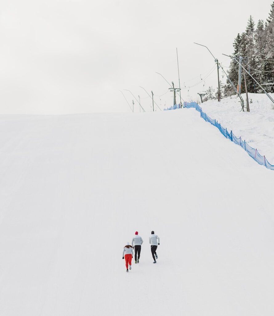 The only way is up - E2C på väg uppför Yxbacken.