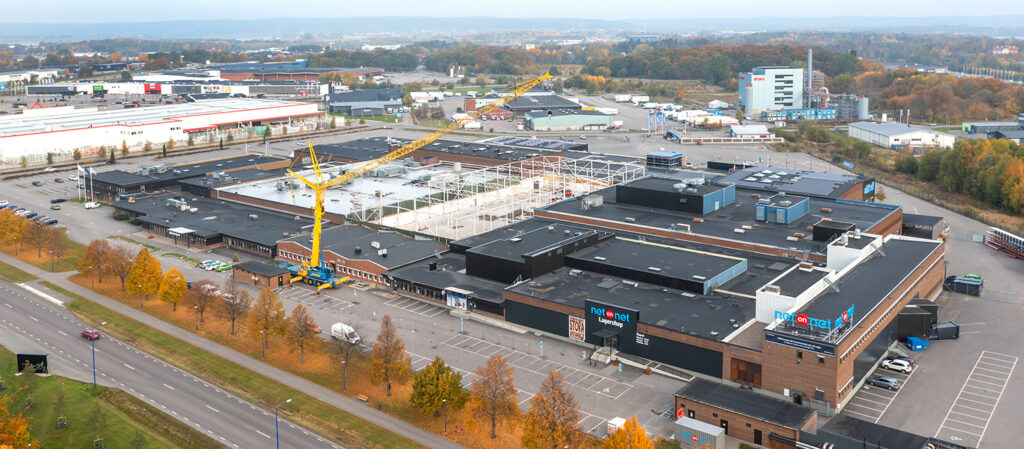 Padelprojektet genomfördes mitt i Ericssons gamla fabrikslokaler. Bild: Fotografia